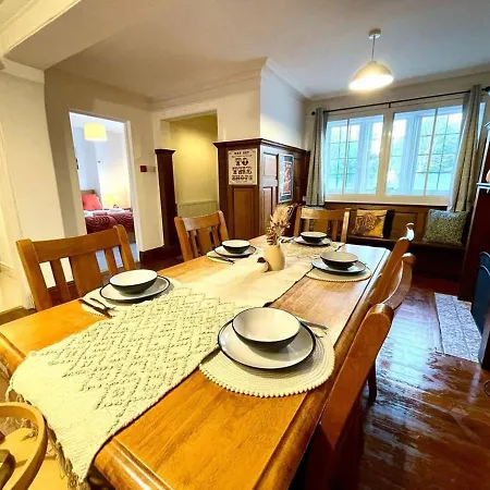 Near Beach 3 Bedroom