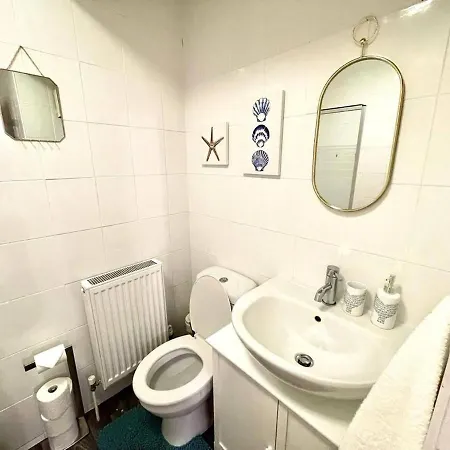 Near Beach 3 Bedroom Apartment Seascale