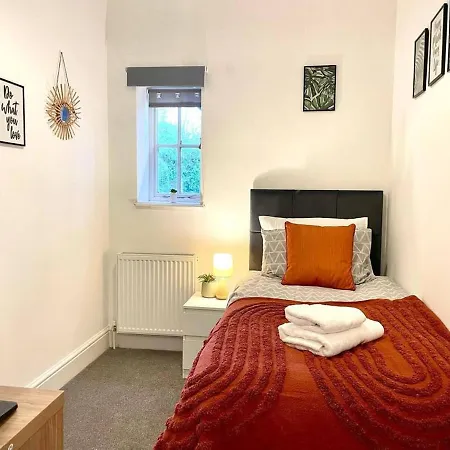 Near Beach 3 Bedroom