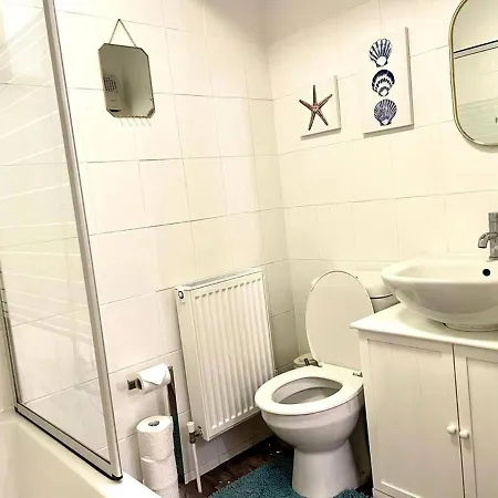 Apartment Near Beach 3 Bedroom
