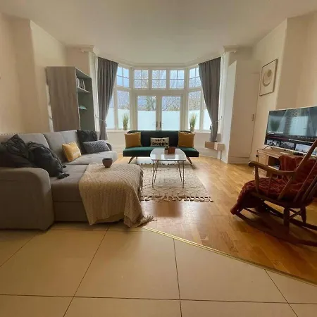 Near Beach 3 Bedroom
