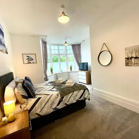 Apartment Near Beach 3 Bedroom