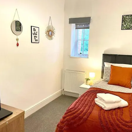 Near Beach 3 Bedroom *